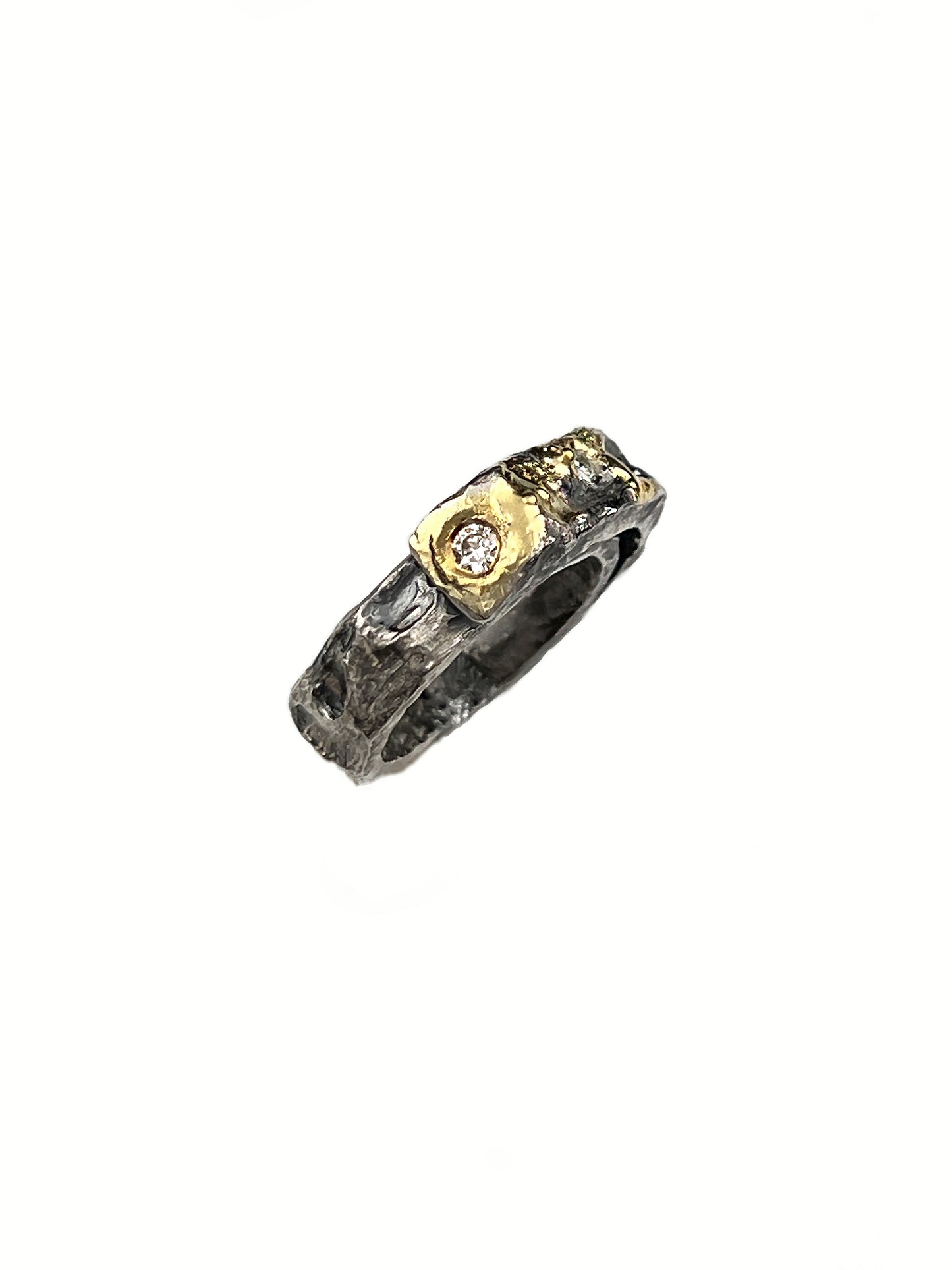 Normad Treasure Ring M Width with 3 white diamonds