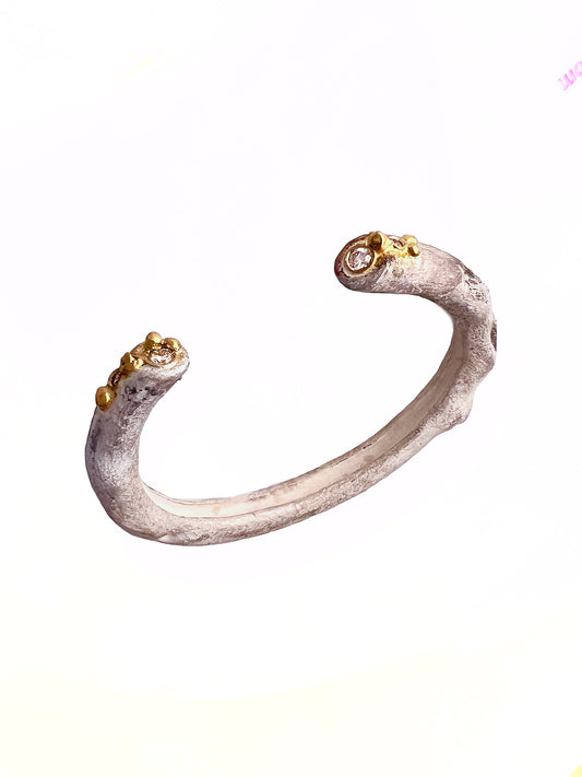 Bone Bangle L with 4 white diamonds