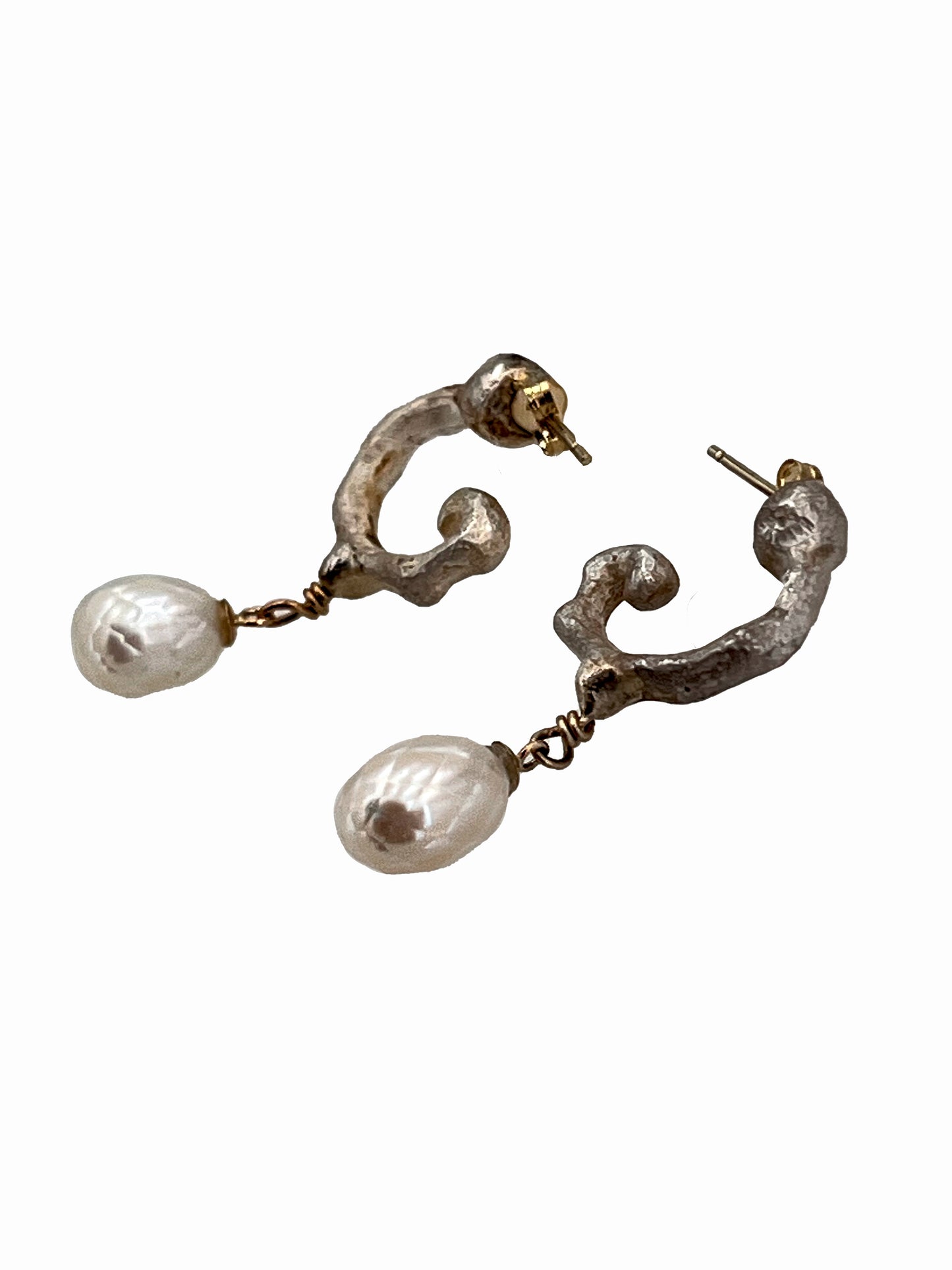 BONE Earring No.1 Large with 1 faceted Fresh Water Pearl