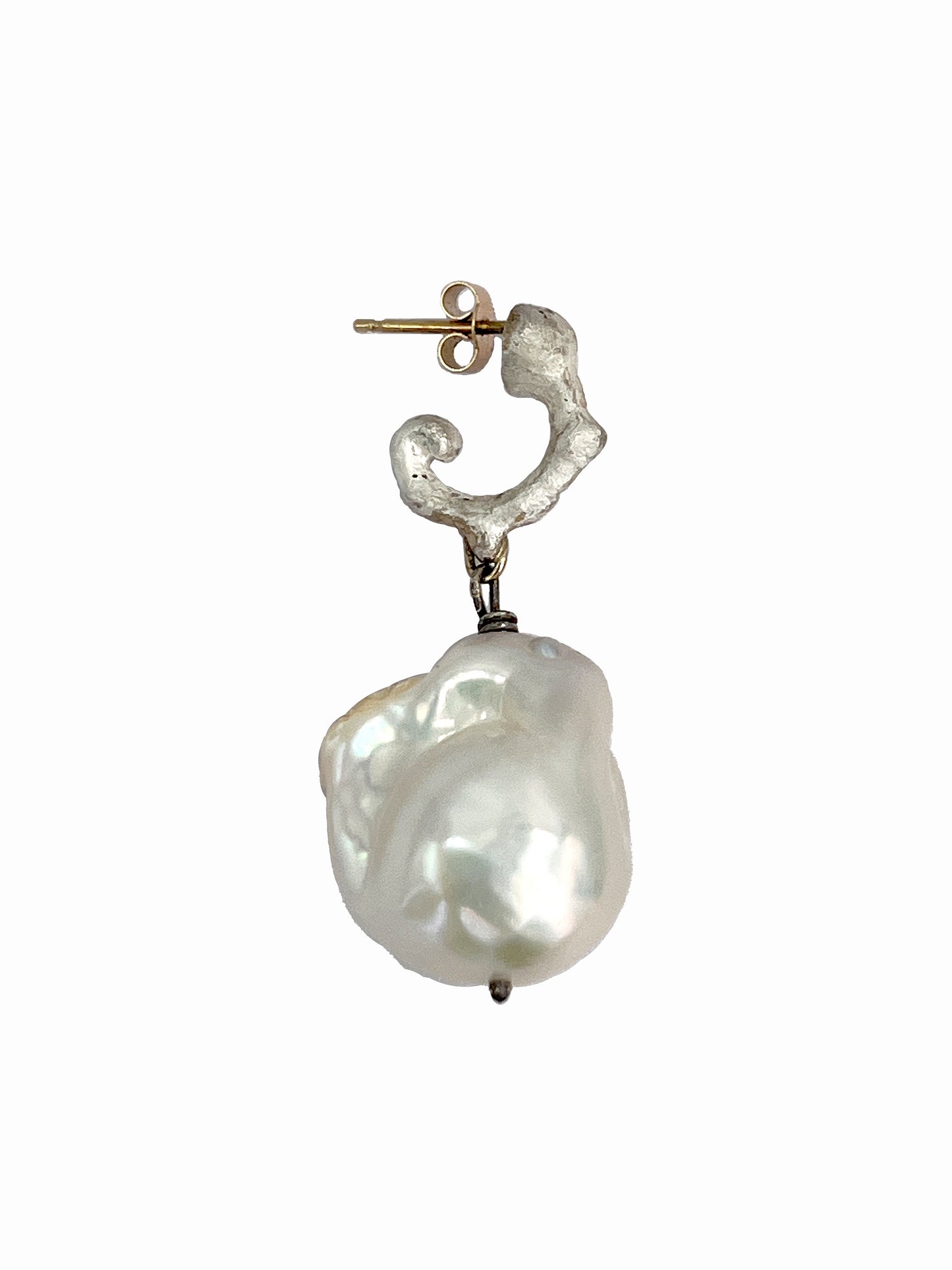 BONE Earring No.1 with a Barque Pearl