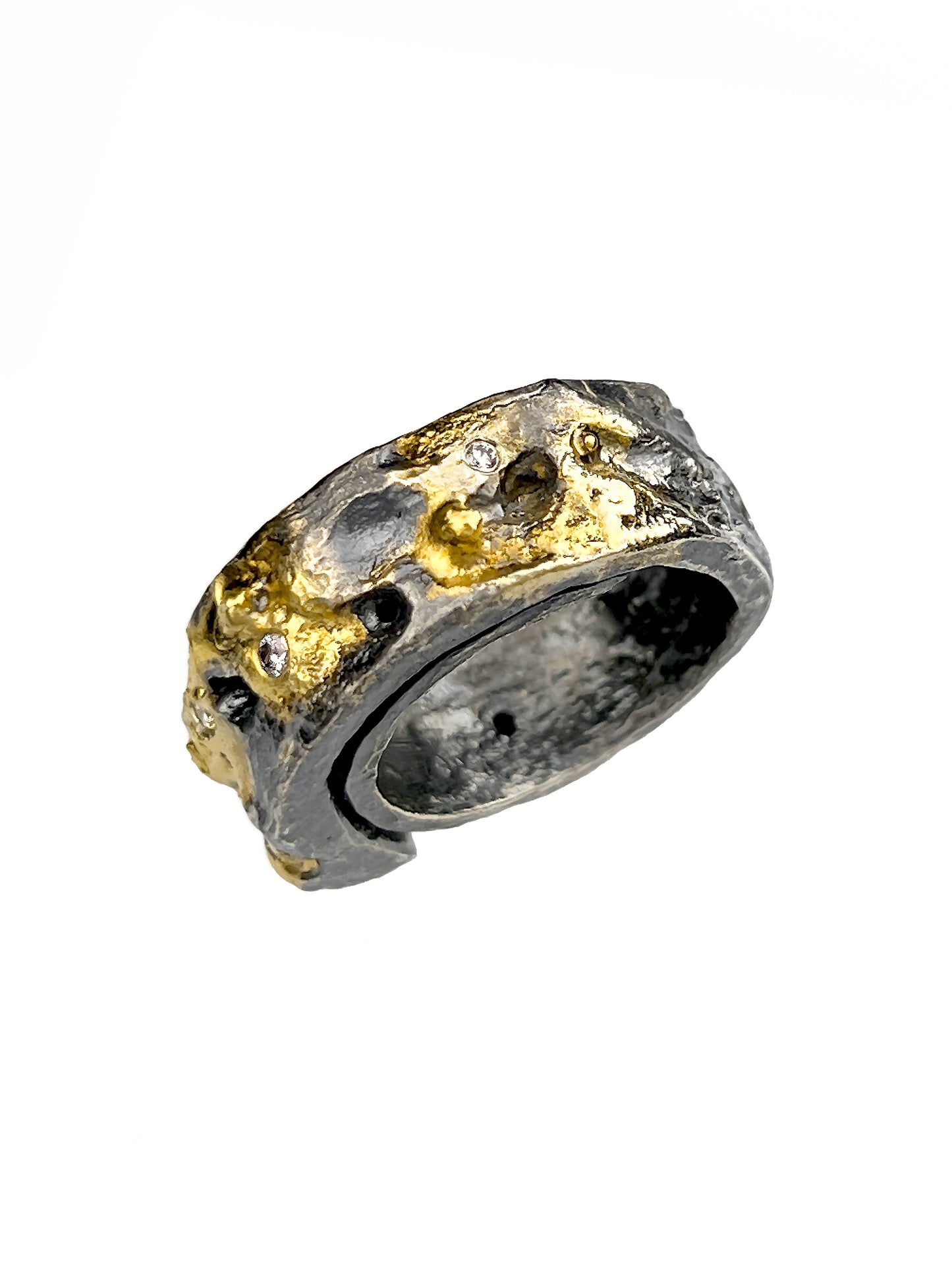 Nomad Treasure Ring L Width with 5 white diamonds
