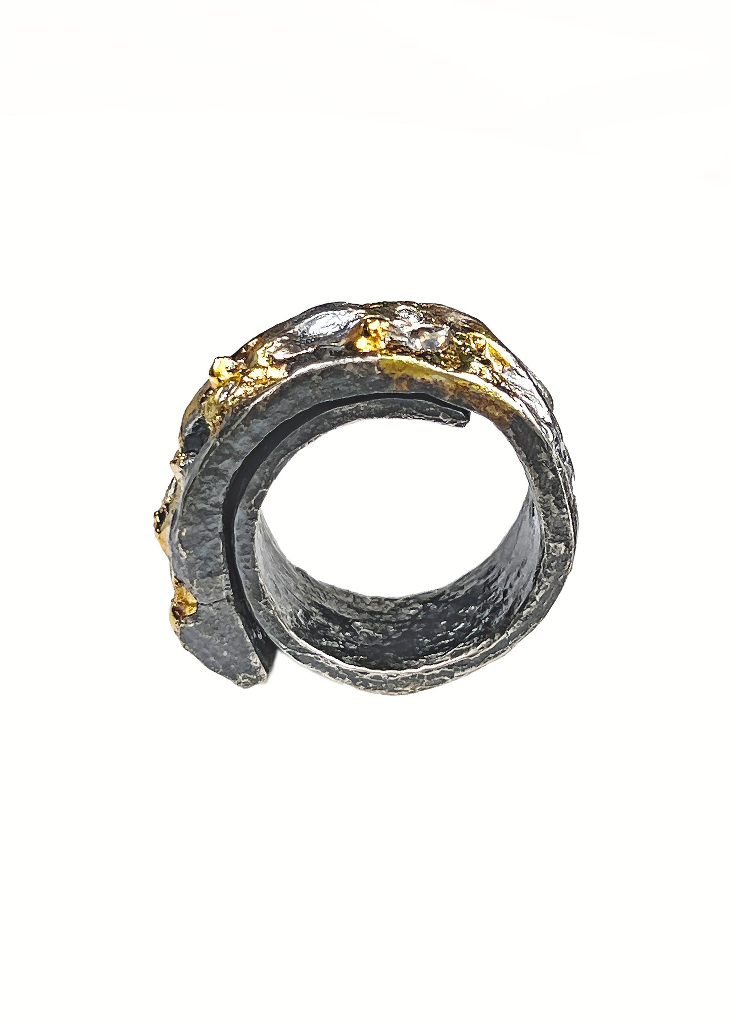 Nomad Treasure Ring L Width with 5 white diamonds