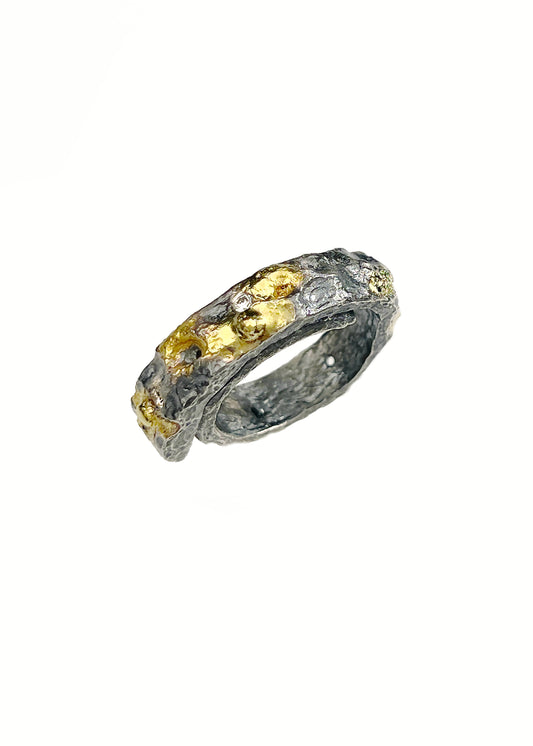 Normad Treasure Ring M Width with 3 white diamonds
