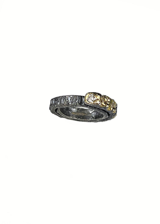 Nomad Treasure Ring S Width with a White Diamond