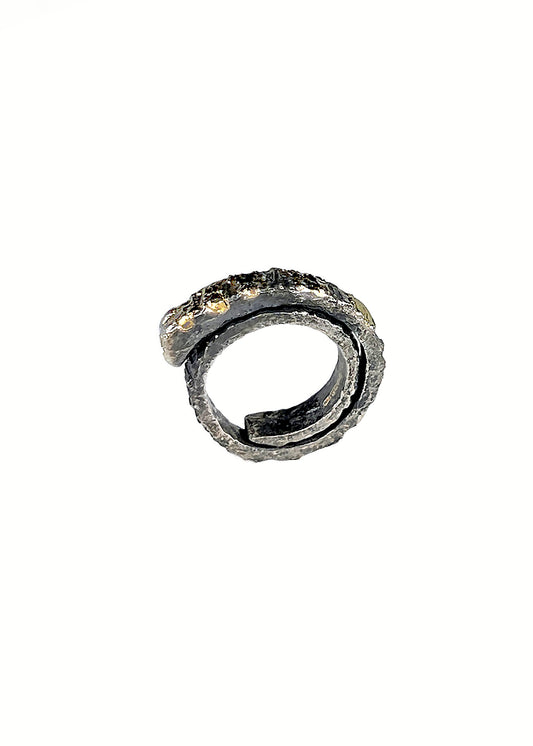 Nomad Treasure Ring S Width with a White Diamond