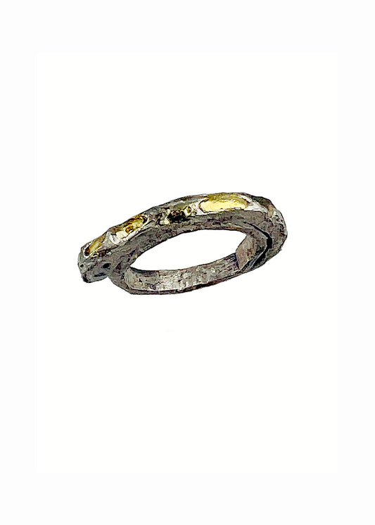 Nomad Treasure Ring XS Width with a white diamond