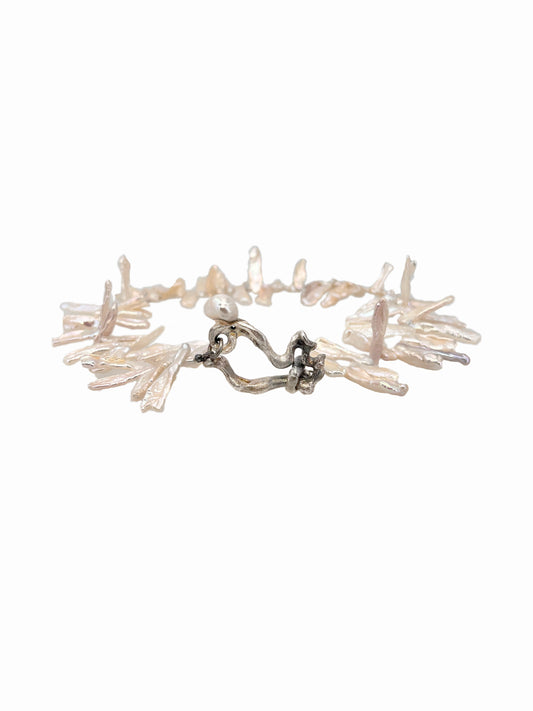 Ocean Beast necklace with L size Biwa pearls